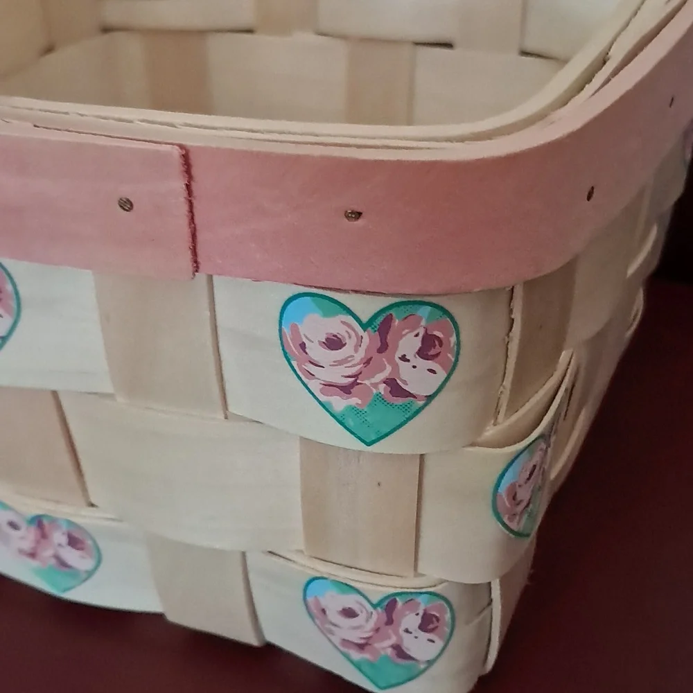 New Cottagecore Longaberger Style Basket With Hearts And Roses